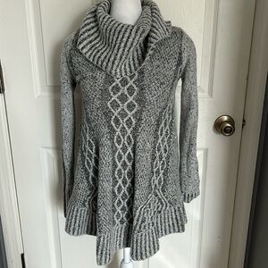 Kaisely wool blend cowl neck sweater size L